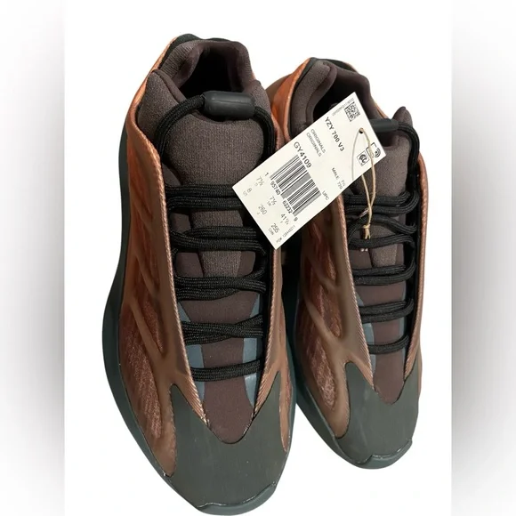 adidas gazelle silver green womens Adidas Yeezy 700 V3 'Copper Fade' (2021)  PUSHAS